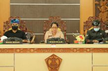 Sidang Paripurna II DPRD Jembrana, Wabup Ipat Sampaikan Pendapat Terhadap Pandangan Umum Fraksi Sidang DPRD Jembrana