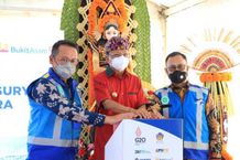 Gubernur Koster Memulai Pembangunan Pembangkit Listrik Tenaga Surya di Jalan Tol Bali Mandara Tenaga Surya