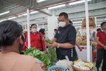 Upacara Jagat Kerthi, Bupati Mahayastra Beli Berbagai Hasil Bumi Hasil Bumi