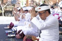 Jaya Negara Ngaturang Bhakti Piodalan Pura Lokanatha Lumintang Denpasar Lumintang
