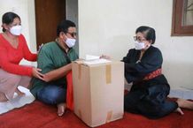 Putri Suastini Koster Berikan Bantuan Sosial Kepada PERTUNI Badung PERTUNI