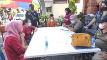 Tim Yustisi Denpasar Bina 18 Pelanggar Prokes di Kelurahan Sanur Prokes