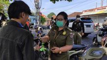 Tim Yustisi Kota Denpasar Bina 41 Pelanggar Prokes Prokes