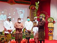 Bupati Bangli Hadiri Peluncuran Program Pemuliaan Air Hulu Tukad Oos Sastra Saraswati Sewana 2022 Danau Batur