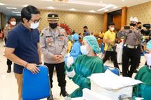 Sekda Adi Arnawa Tinjau Gebyar Vaksinasi Presisi Kabupaten Badung Vaksinasi