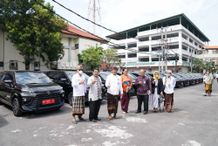 Universitas Udayana Terima Kendaraan Operasional dari Tiga Mitra Bank Kendaraan Operasional