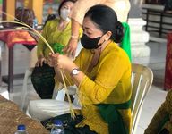 WHDI Kota Denpasar Kembali Menggelar Pelatihan Membuat Banten Otonan Banten Oton