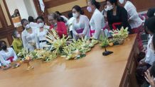 Sagung Antari Jaya Negara Buka Pelatihan Membuat Banten Otonan Banten Oton