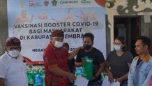 Maksimalkan Capaian Vaksin Booster, Jembrana Gandeng OJK Booster