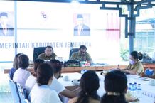 Bupati Tamba Gelontorkan Dana Talangan Rp1,5 Miliar Untuk Peningkatan Produksi Tenun dan Olahan Kakao Dana Talangan