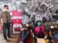 Astra Motor Bali Gelar Donor Darah #SatuHatiKitaPeduli, Peserta Dapat Voucher Servis Gratis Donor Darah