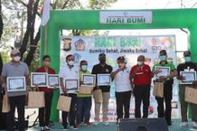 Wakil Bupati Buleleng Ajak Masyarakat Kelola Sampah Dengan Baik Hari Bumi