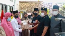 Jembrana Serahkan Insentif kepada Guru Ngaji dan P3N Insentif
