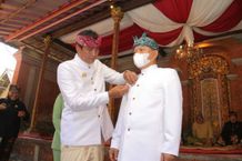 Kasad Dudung Abdurachman Diberikan Gelar Kehormatan Ksatria Padma Negara oleh Puri Ageng Blahbatuh Puri Ageng Blahbatu