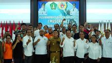 Wabup Ipat Jabat Ketua KONI Jembrana KONI