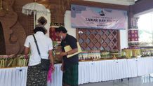 Lestarikan Budaya, Desa Dangin Puri Kangin Gelar Lomba Penjor dan Lomba Ngelawar Upakara Lomba