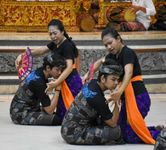 Kesenian Janger Tradisi Banjar Kaja Panjer Duta Denpasar Siap Berlaga di PKB XLIV Janger