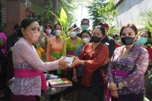 Dwijendra University “Hadiahi” PKK Kota Denpasar Bibit Tanaman Bibit Tanaman