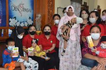 Sagung Antari Jaya Negara Kembali Serahkan Bantuan PMT dan Sembako PMT