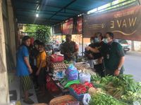 Antisipasi Lonjakan Harga Jelang Lebaran, Lurah Peguyangan Pantau Langsung di Pasar Setempat Pantau
