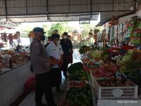 Kecamatan Dentim Pantau Pasar Tradisional Desa Adat Penatih dan Pasar Waringin Sari Desa Adat Anggabaya Pasar