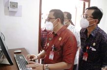 Bupati Tabanan Berharap Tidak Akan Ada Lagi Kesenjangan Teknologi di Desa Penebel