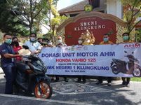 Perkuat Pembinaan Vokasi, Astra Motor Bali Serahkan Motor ke SMK Negeri 1 Klungkung SMK Negeri 1 Klungkung