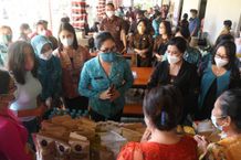 Dukung Penuh Program Provinsi, Rai Wahyuni Sanjaya Gandeng Puluhan Penggiat Kuliner Tabanan di Pameran Bali Bangkit 2022 bali bangkit