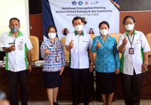Bupati Suwirta Ajak Seluruh Elemen Masyarakat Berkerja Sama Tangani Stunting Stunting