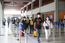 Periode April 2022, Bandara I Gusti Ngurah Rai Layani 585.123 Penumpang dengan diangkut 4.548 Pesawat Udara Bandara I Gusti Ngurah Rai