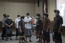 Badung Serahkan Subsidi Benih Padi Kepada Subak Benih Padi
