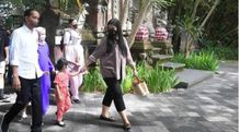 Kunjungi Pura Tirta Empul, Presiden Minta Aset Kebudayaan Negara Dipelihara Pura Tirta Empul