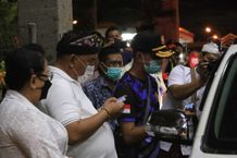 Bupati Tamba dan Kapolres Jembrana Pantau Arus Balik di Pelabuhan Gilimanuk Arus Balik