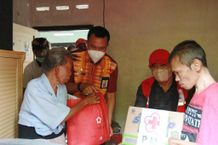 PMI Klungkung Serahkan Sembako Kepada ODGJ dan Penyandang Disabilitas Penyandang Disabilitas