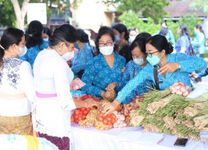 Berbelanja dan Berbagi di Pasar Rakyat PKK Tahun 2022 PKK