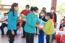 Aksi Sosial Ketua TP PKK Provinsi Bali Berbakti dan Berbagi di Kabupaten Gianyar PKK