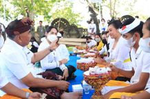Ngajegang Budaya Bali, Pemkab Jembrana Gelar Lomba Nyurat Lontar & Baligrafi Nyurat Lontar - Baligrafi