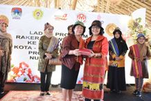 Ketua DWP Kota Denpasar Ikuti Ladies Program Raker KOMWIL IV APEKSI Ke-17 Tahun 2022 Ketua DWP Kota Denpasa