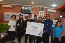 Ayu Kristi Arya Wibawa Saksikan PT PLN UID Bali Serahkan Bantuan TJSL Ayu Kristi Arya Wibawa