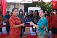 Studi Banding TP. PKK Kabupaten Kepulauan Yapen Papua di Badung Ny. Seniasih Giri Prasta