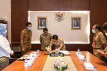 Pemkab Badung dan Ombudsman Teken Rencana Kerja Penyelenggaraan Pelayanan Publik Sekda Wayan Adi Arnawa