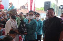 Kunjungi Pasar Rakyat Gianyar, TP PKK Kabupaten Tabanan Dukung Kegiatan Berbelanja dan Berbagi PKK