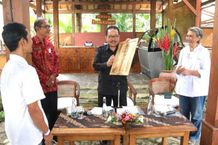 Wagub Cok Ace Dorong Penguatan UMKM dalam Transformasi Ekonomi Bali UMKM
