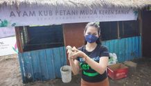 Dukung Percepatan Pemulihan Ekonomi, PLN Salurkan Bantuan Pengembangan Smart Farming untuk Peternak Ayam Sanur Peternak Ayam Sanur