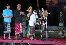 Serangkaian HUT KNPI Klungkung, Bupati Suwirta Buka Lomba Bale Ganjur ‘Ngarap Kreasi’ Bale Ganjur