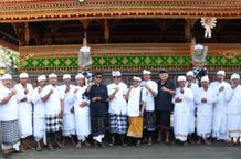 Kompak Membangun Desa, Bupati Sanjaya Bangga Semangat Krama Desa Beringkit Desa Beringkit