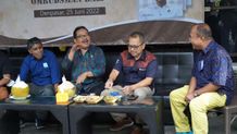 Wagub Cok Ace Hadiri Acara Kritik Buku Umar Ibnu Alkhatab Umar Ibnu Alkhatab