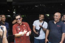 Jelang Galungan, Bupati Tabanan Ngopi dengan Pewarta Pewarta