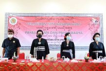 Pelatihan Tata Busana Adat Payas Utama dan Payas Madya oleh PAKIS Bali Pakis Bali