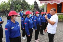Wabup Sutjidra Harapkan KSR PMI Kuasai Keterampilan Penanganan Kegawatdaruratan Wabup Sutjidra